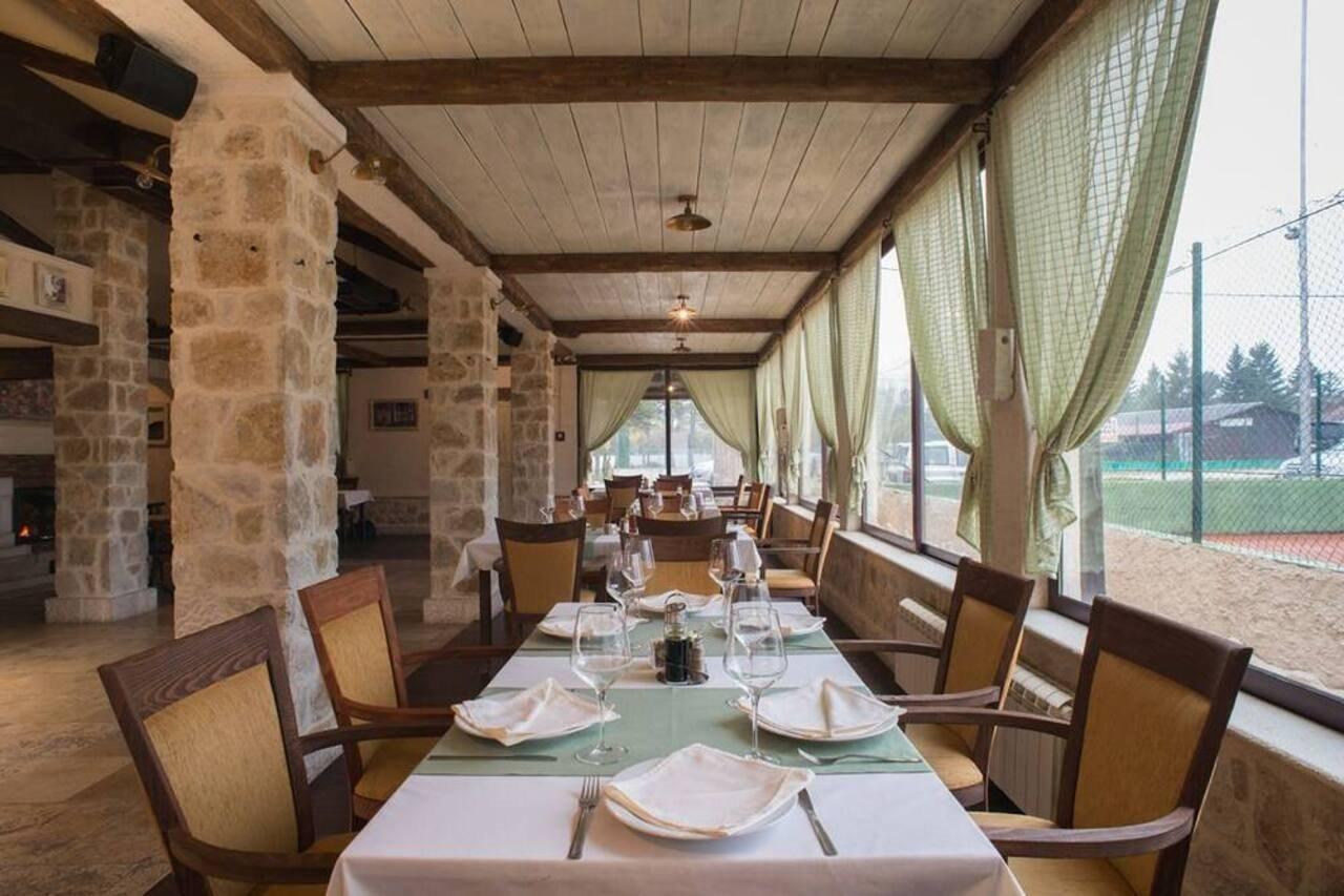 Hotel Trim Niksic ภายนอก รูปภาพ