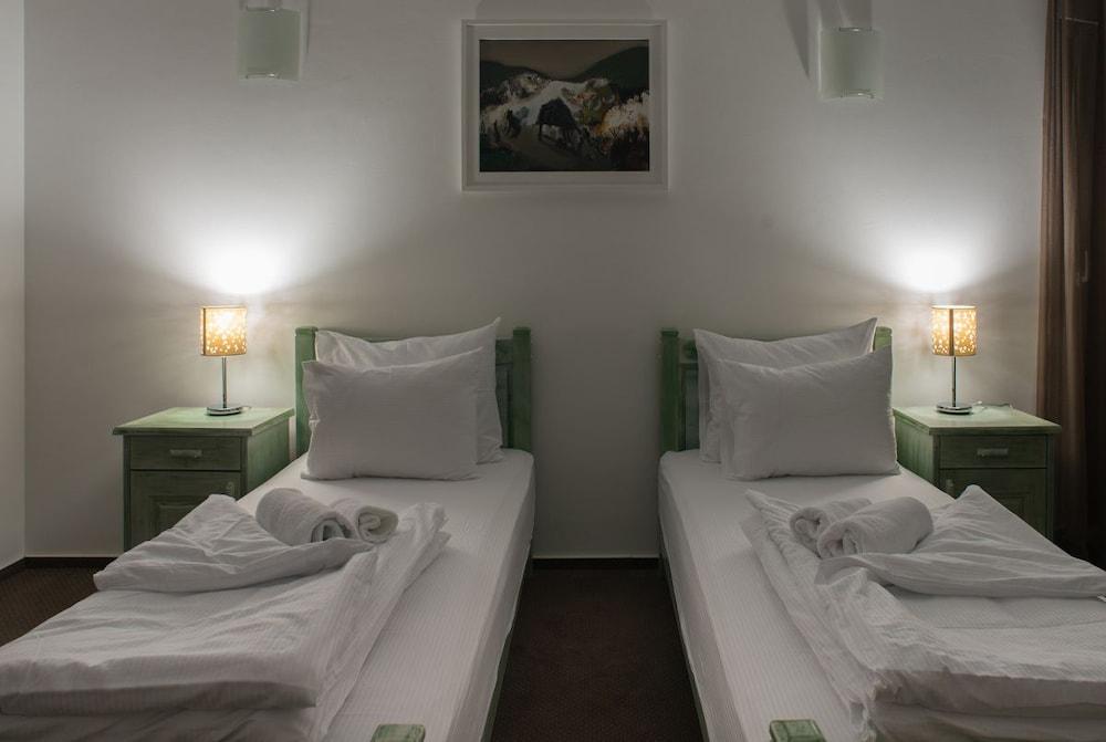 Hotel Trim Niksic ภายนอก รูปภาพ