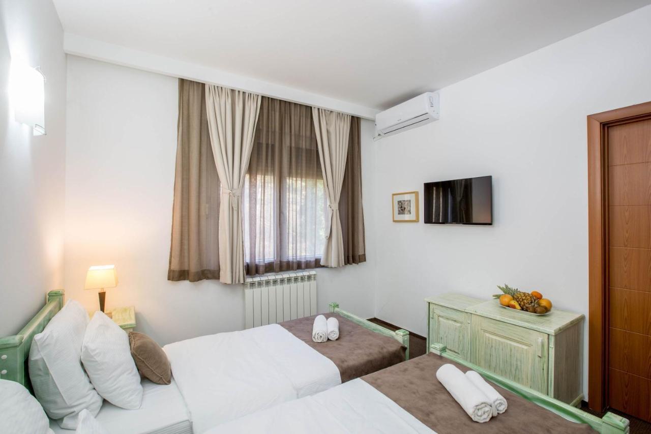 Hotel Trim Niksic ภายนอก รูปภาพ